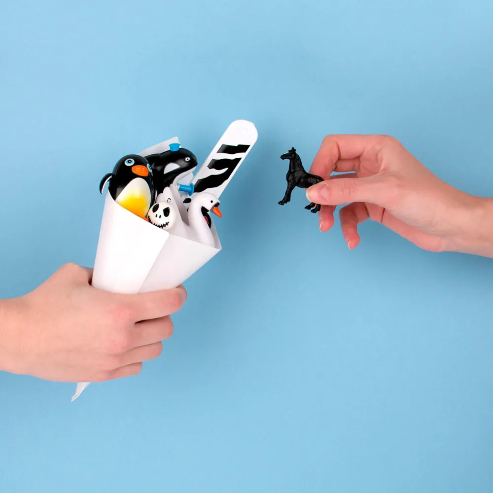 Fashion Safari Ltd 12 Mini Figurines - Horses