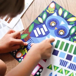 Hot Poppik Creative Poster + 520 Stickers: Baby Animals