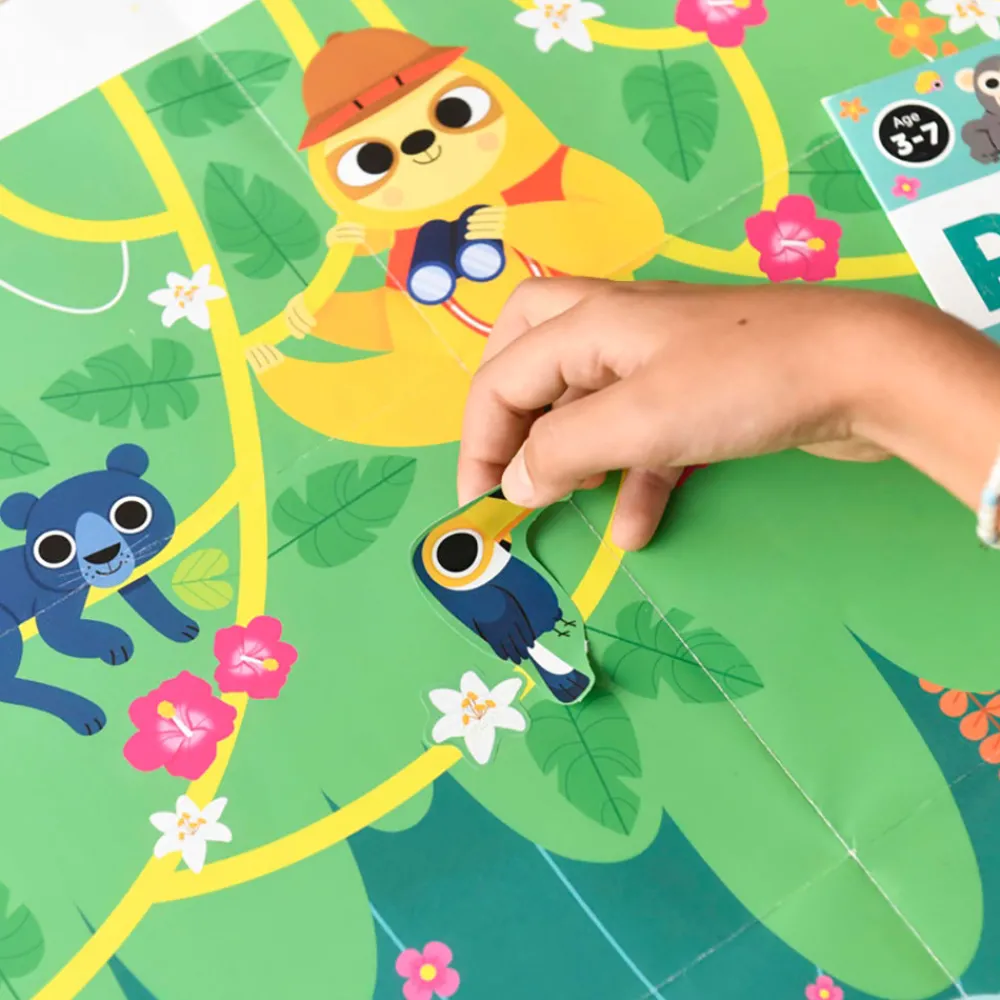 Hot Poppik Creative Poster + 150 Stickers: Jungle